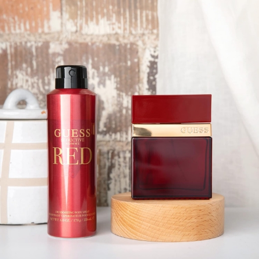 صورة جيس سديكتيف ريد طقم رجالي