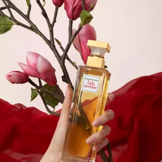 صورة اليزبث اردن فيفث افنيو بارفيوم 125مل نسائي