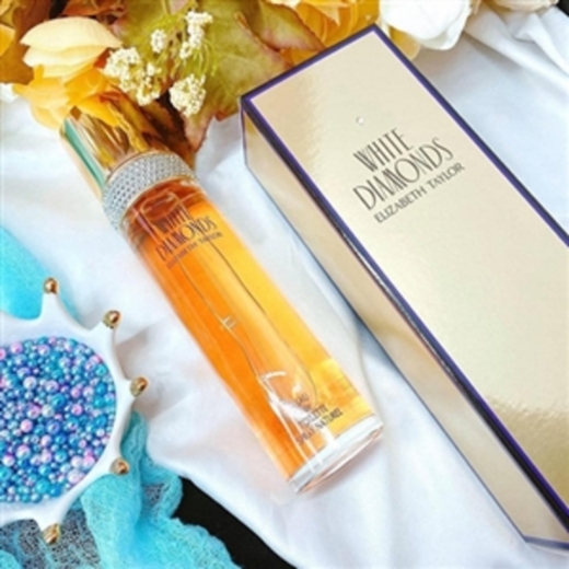 صورة عطر اليزبث تيلور وايت دايموندز