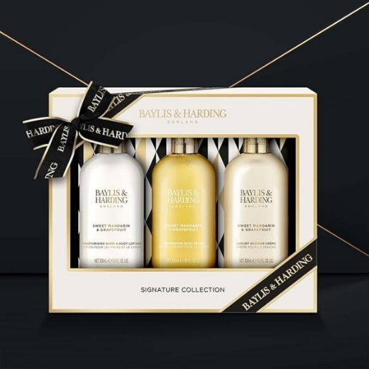 صورة  'بايليس اند هاردينج طقم نسائي رجالي