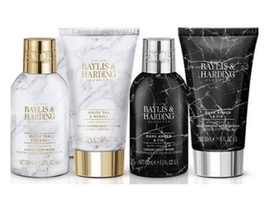 صورة بايليس اند هاردينج طقم نسائي رجالي