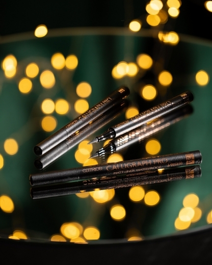صورة كاتريس كاليغراف برو بريسايز 24 ساعة مات لاينر مقاوم للماء أسود 010