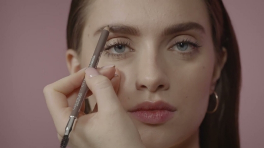 صورة كاتريس قلم تحديد الحواجب ديت مع أشتون فييلا 020