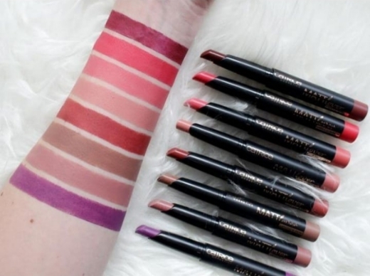 صورة كاتريس قلم أحمر شفاه مات لوفر 060 توب إت ويذ سينامون