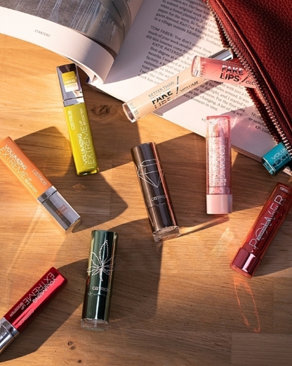 صورة كاتريس معزز الشفاه المكثف للغاية هوت بلمبر 010 