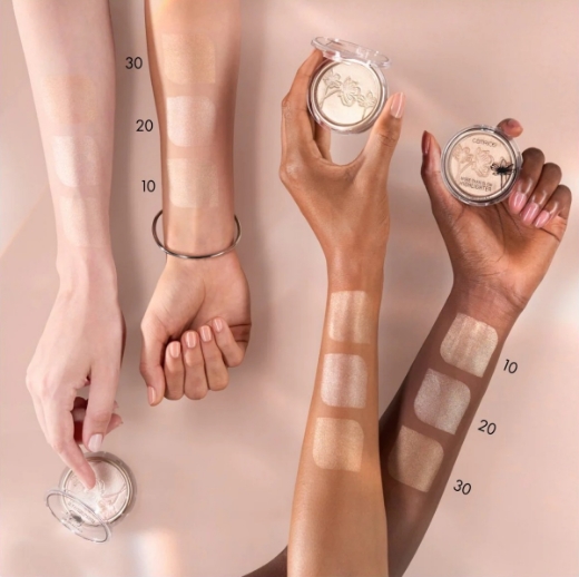 صورة كاتريس مور ذان جلو هايلايتر ألتيميت بلاتينيوم جليز 010 