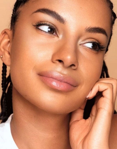 صورة كاتريس مور ذان جلو هايلايتر ألتيميت بلاتينيوم جليز 010 