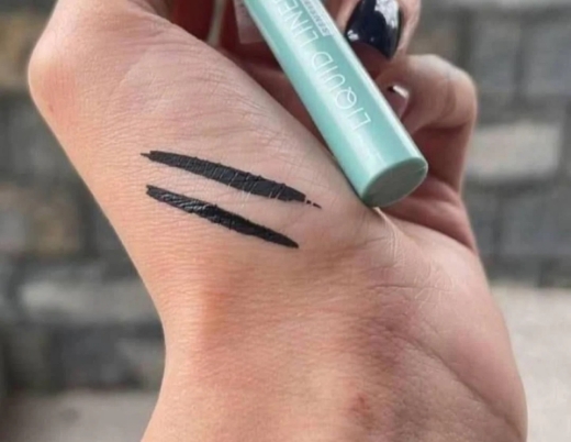 صورة كاتريس محدد عيون سائل 010 ألترا بلاك 1.7 مل