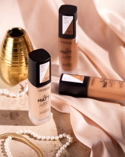 صورة كاتريس كريم اساس للتحكم في اللمعان اول مات بلس 015