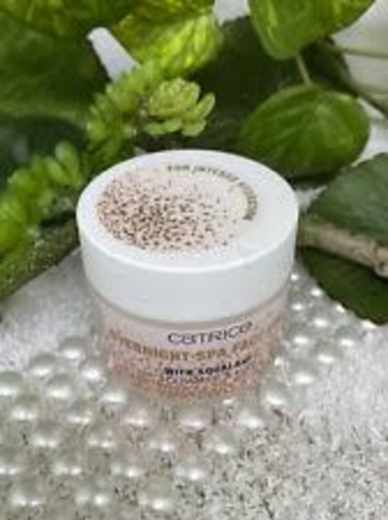 صورة كاتريس قناع الوجه هوليداي سكين أوفر نايت سبا 