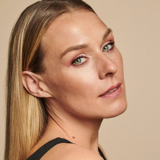 صورة كاتريس مجموعة بودره الحواجب المقاومة للماء 010