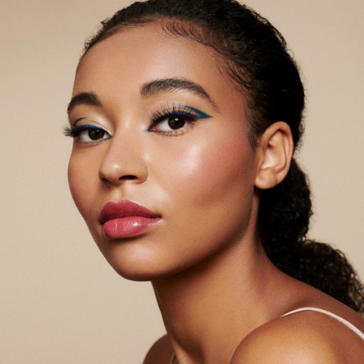 صورة كاتريس مجموعة سمر اوبسيشن برونزر احمر الخدود وهايلايتر مات اتد جلو 010