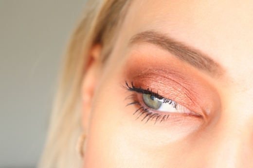 صورة كاتريس أديكتيد تو سبايسز لوحة ظلال العيون جديدة 12  