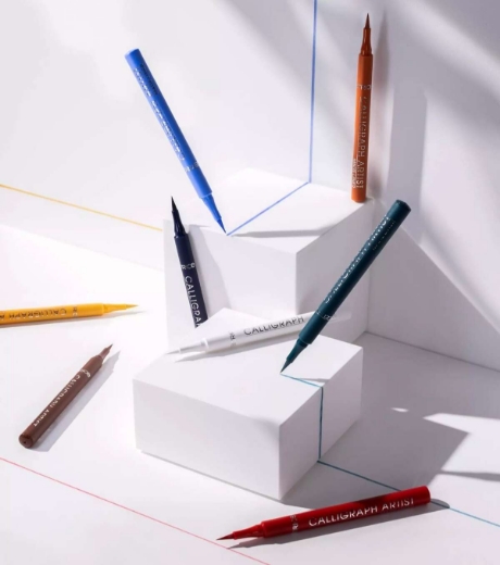 صورة كاتريس آيلاينر كاليغراف أرتيست مات لاينر 070