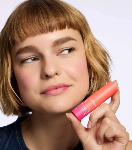 صورة كاتريس أحمر خدود وشفاه 010