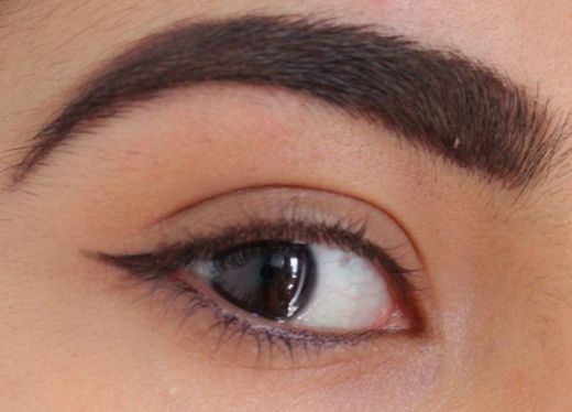 صورة ايسنس قلم تحديد الحواجب ديزاينر - 01 أسود