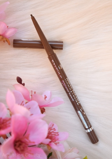 صورة ايسنس قلم الحواجب بني فاتح - 02