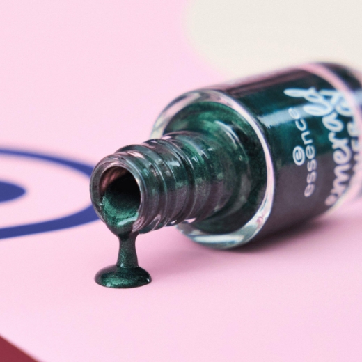 صورة ايسينس طلاء أظافر جل إيميرالد إنيرجي 73