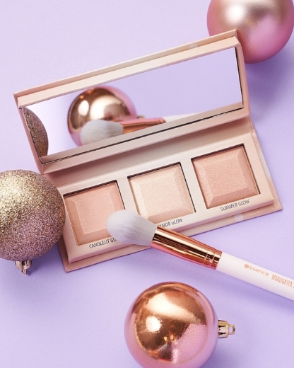 صورة ايسنس لوحة الهايلايتر المتوهجة 18 جرام