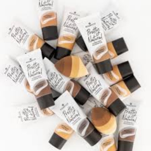 صورة ايسنس كريم الأساس المرطب بريتي ناتشورال 110شفاف