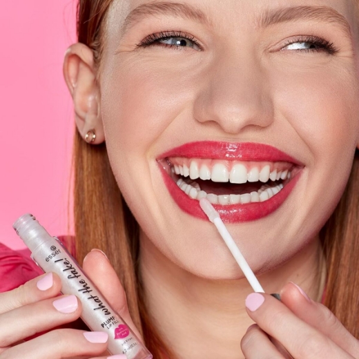 صورة ايسنس ملمع شفاه وات فيك بلمبينج ليب فيلر 01 