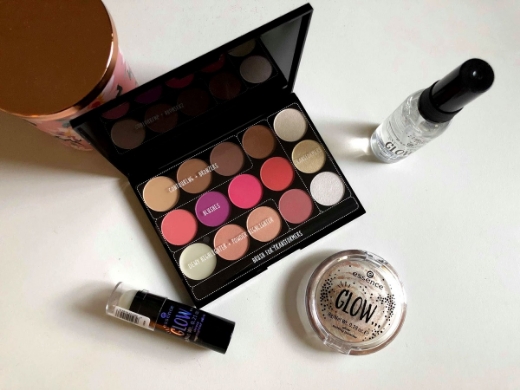 صورة ايسنس لوحة الوجه الرائعة 