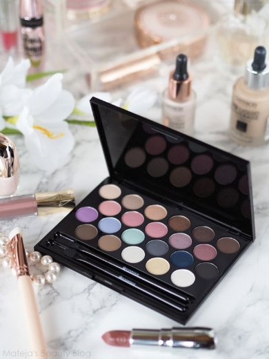 صورة ايسنس لوحة ظلال العيون