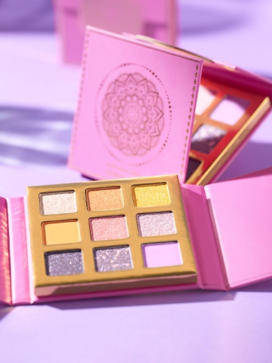 صورة ايسنس باليت ظلال العيون جولدن دايز 01 ليفين فور جولدن دراما 5.85 جم