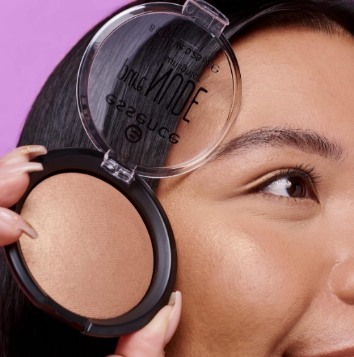 صورة ايسنس هايلايتر الوجه والجسم جولدن دايز 01 بيبي، إتس جولد أوتسايد! 19 جرام