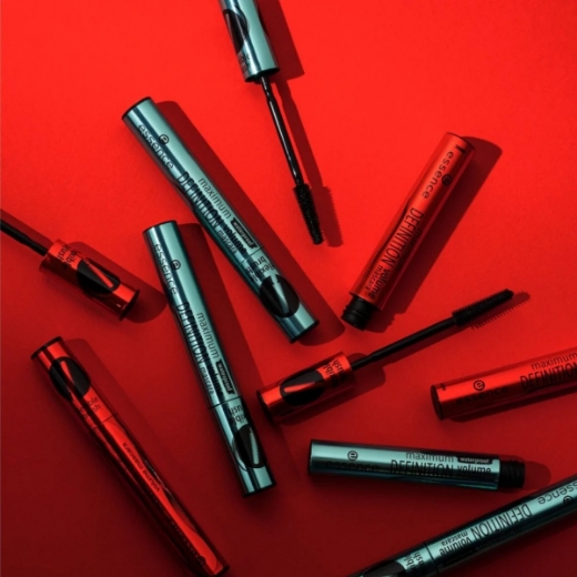 صورة ايسنس ماسكارا ماكسيم ديفينيشن السوداء