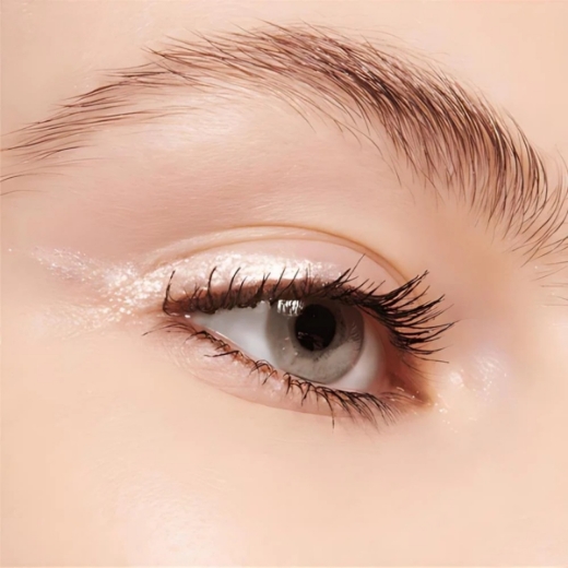 صورة ايسنس قلم تحديد العيون السائل لون سباركل 01