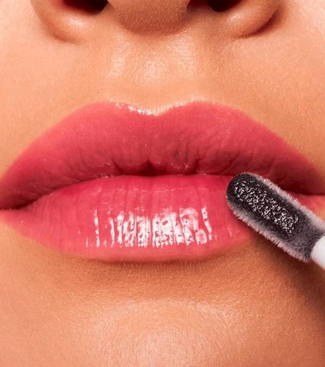 صورة ايسنس أحمر شفاه متغير اللون شبه شفاف