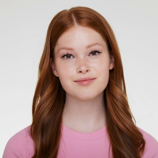 صورة ايسنس قلم تحديد الرموش أسود