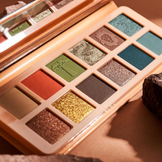 صورة ايسنس بنفينوتي لوحة ظلال العيون روما 13.2 جرام