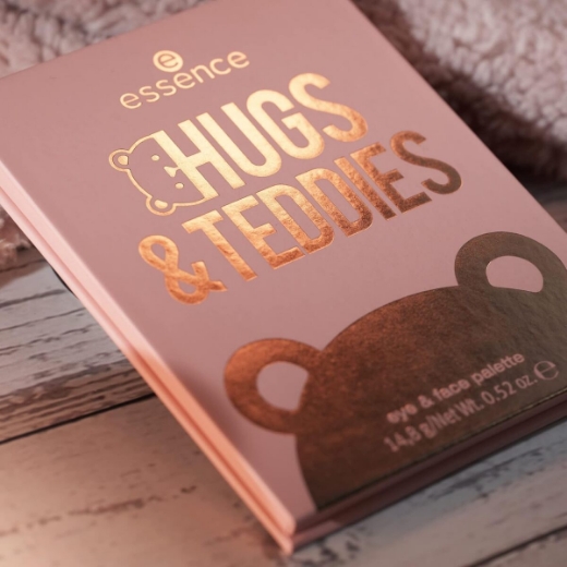 صورة ايسنس باليت العيون والوجه هاجز اند تيدي 01 تجعل وجهك يتوهج 14.8 جم