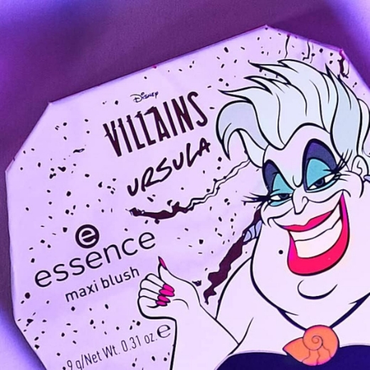 صورة ايسنس أحمر الخدود ماكسي أورسولا من مجموعة ديزني فيلينز 02 .31 أونصة  9 جرام