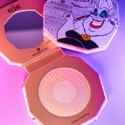 صورة ايسنس أحمر الخدود ماكسي أورسولا من مجموعة ديزني فيلينز 02 .31 أونصة  9 جرام