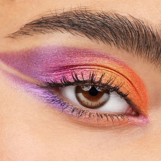 صورة ايسنس باليت ظلال العيون بلومينج وينجز 04