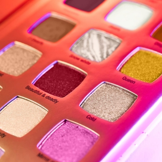 صورة ايسنس مجموعة ظلال العيون ديزني إيفل كوين، 14 لونًا