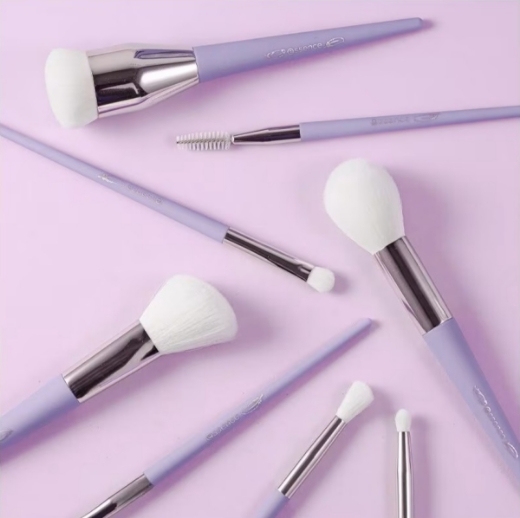 صورة ايسنس فرشاة تظليل العيون فلافي دريمز