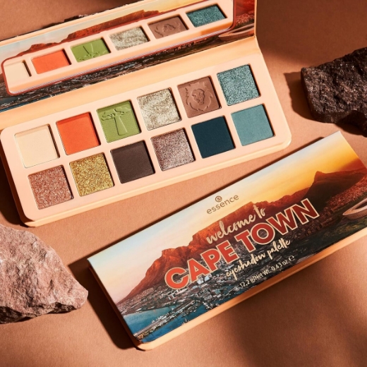 صورة ايسنس باليت ظل العيون ويلكم تو كيب تاون