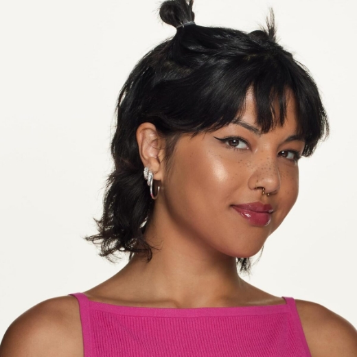 صورة ايسنس قلم تحديد العيون اسود عميق 01