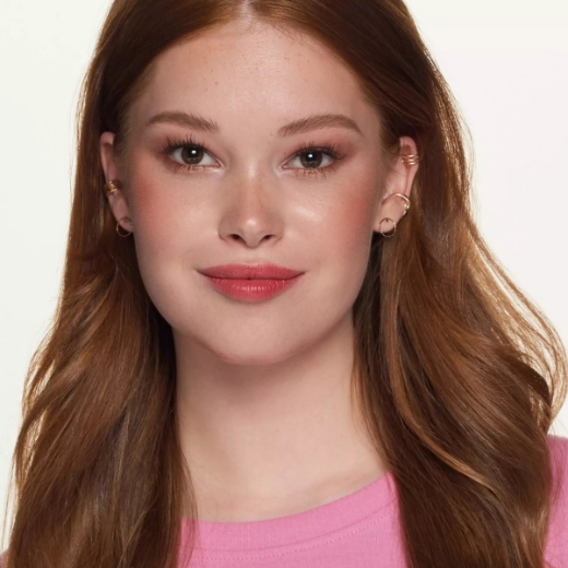 صورة ايسنس تنت الشفاه المرطبة بنكه التوت 106