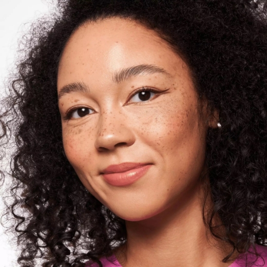 صورة ايسنس كريم أساس آي لاف فلوليس سكين 70