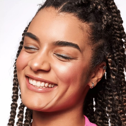 صورة ايسنس كريم أساس مطفي اي لوف فلوليس سكين