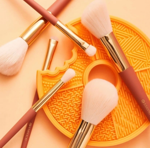 صورة ايسنس مجموعة فرشاة تنظيف برائحة كوكيز سانتا  رقم 01 (7 قطع)