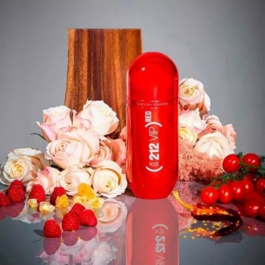 صورة كارولينا هريرا في اي بي روز 212 بارفيوم 80مل نسائي