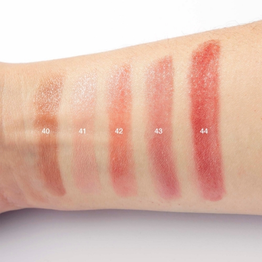 صورة ازادورا قلم مرطب جلوسي بالم 44