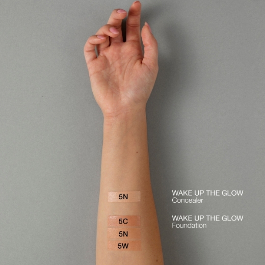 صورة  5 W ازادورا كريم اساس ذا جلو 