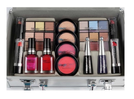 صورة مجموعة مكياج ميسي يونج